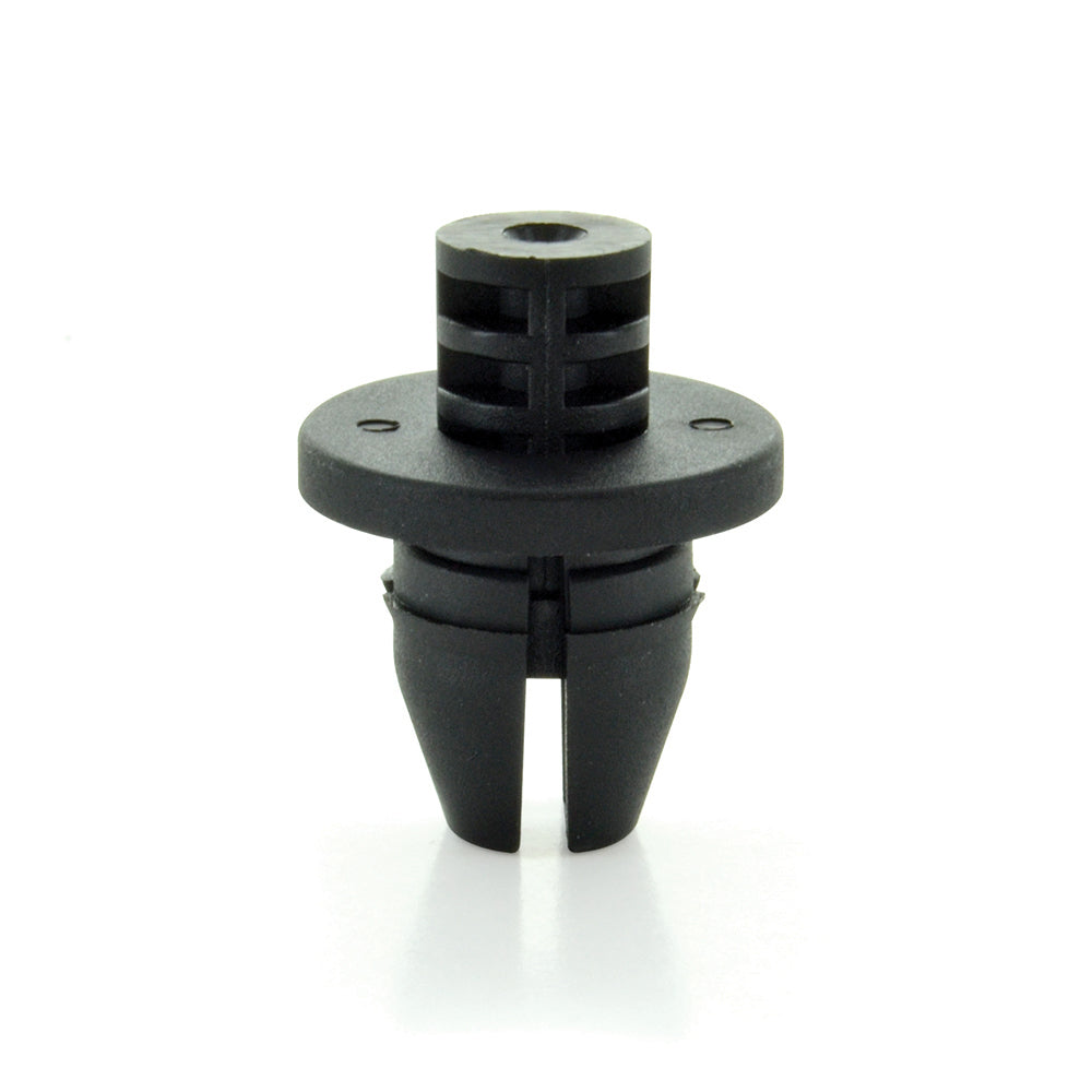 Fender End Plate Retainer Audi - Clearance